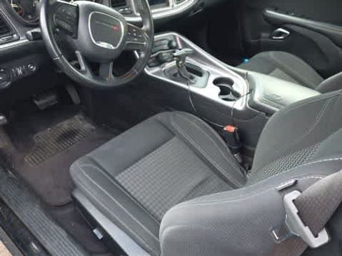 Used 2019 Dodge Challenger SXT RWD image 3