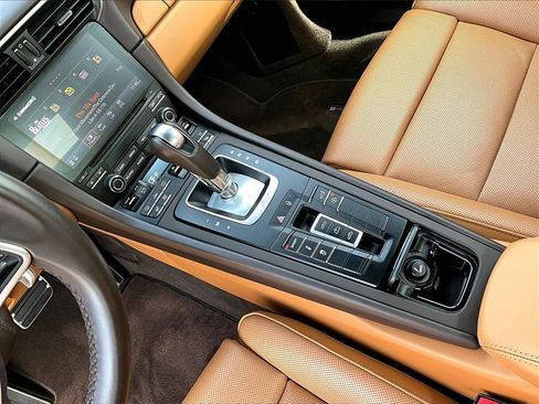 Used 2019 Porsche 911 Carrera S image 17