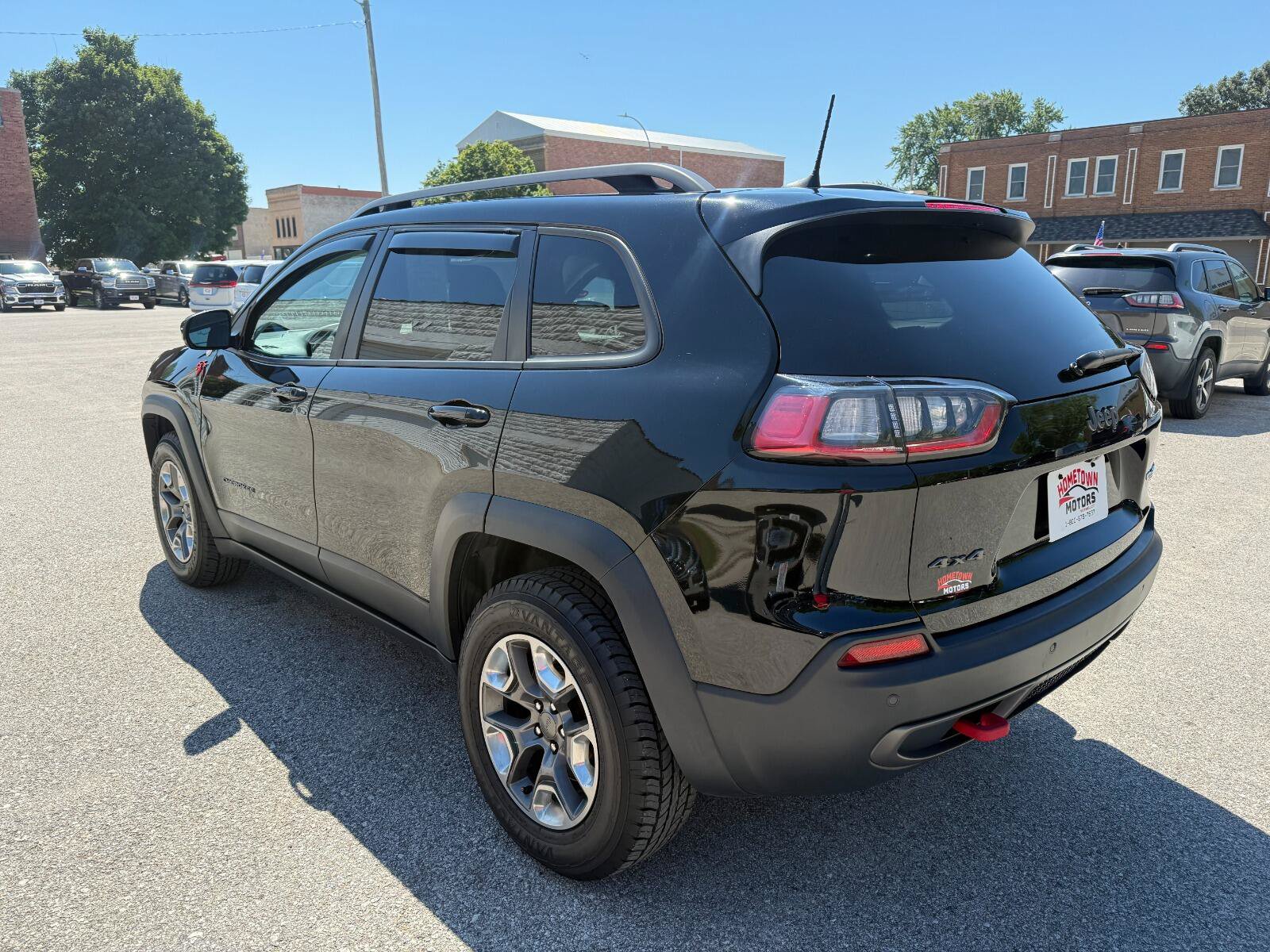 Used 2019 Jeep Cherokee Trailhawk w/ Comfort/Convenience Group AWD/4WD image 7