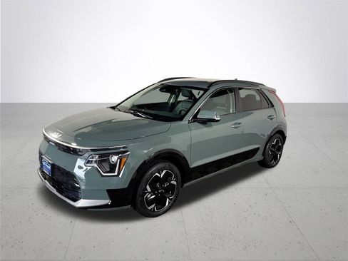 Certified 2023 Kia Niro Wind FWD image 2