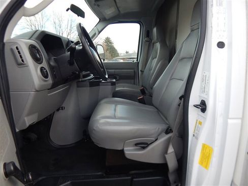 Used 2014 Ford E-350 and Econoline 350 Super Duty image 14