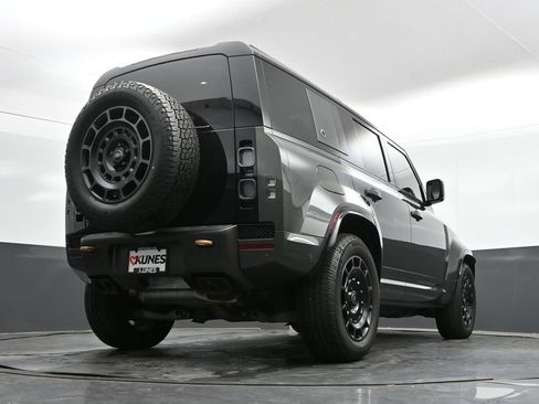 Used 2025 Land Rover Defender 110 AWD/4WD image 40