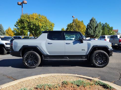 New 2026 GMC Hummer EV 4x4 Crew Cab w/ LPO, Dark Essentials Package image 2