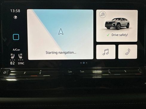 Used 2025 Volkswagen Atlas Cross Sport SE image 26