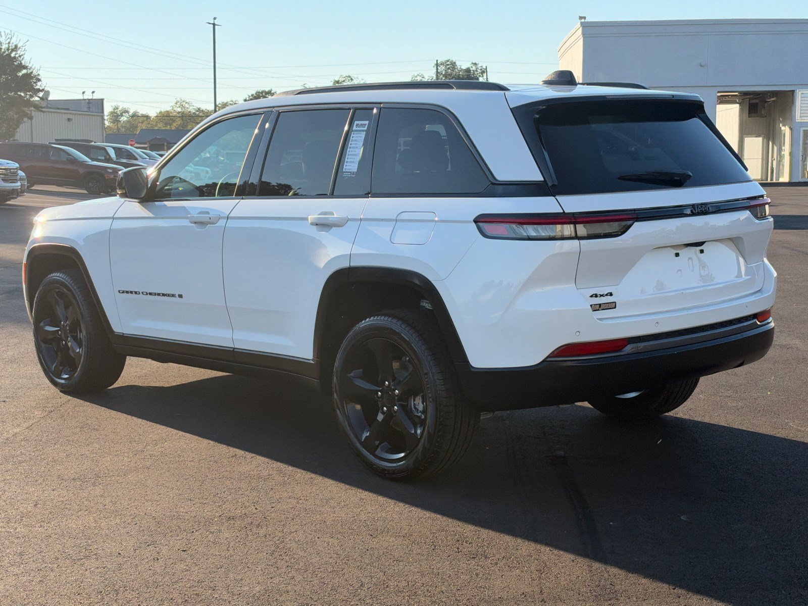 New 2026 Jeep Grand Cherokee Limited w/ Limited Altitude Package AWD/4WD image 7