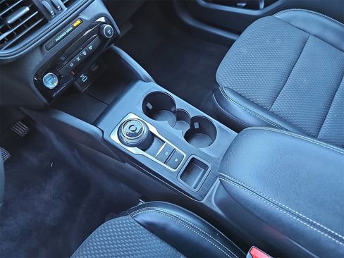 Used 2023 Ford Escape SE image 25