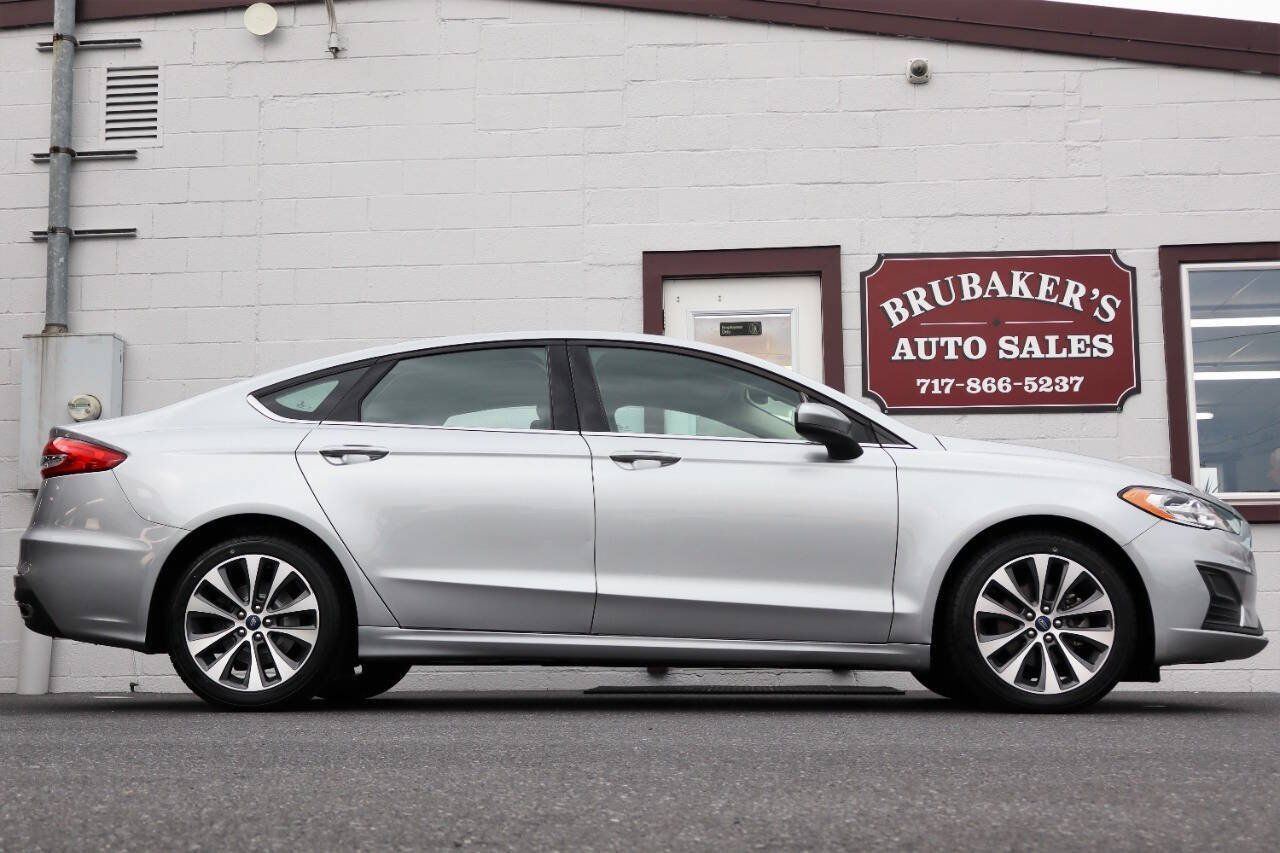 Used 2020 Ford Fusion SE AWD/4WD image 1