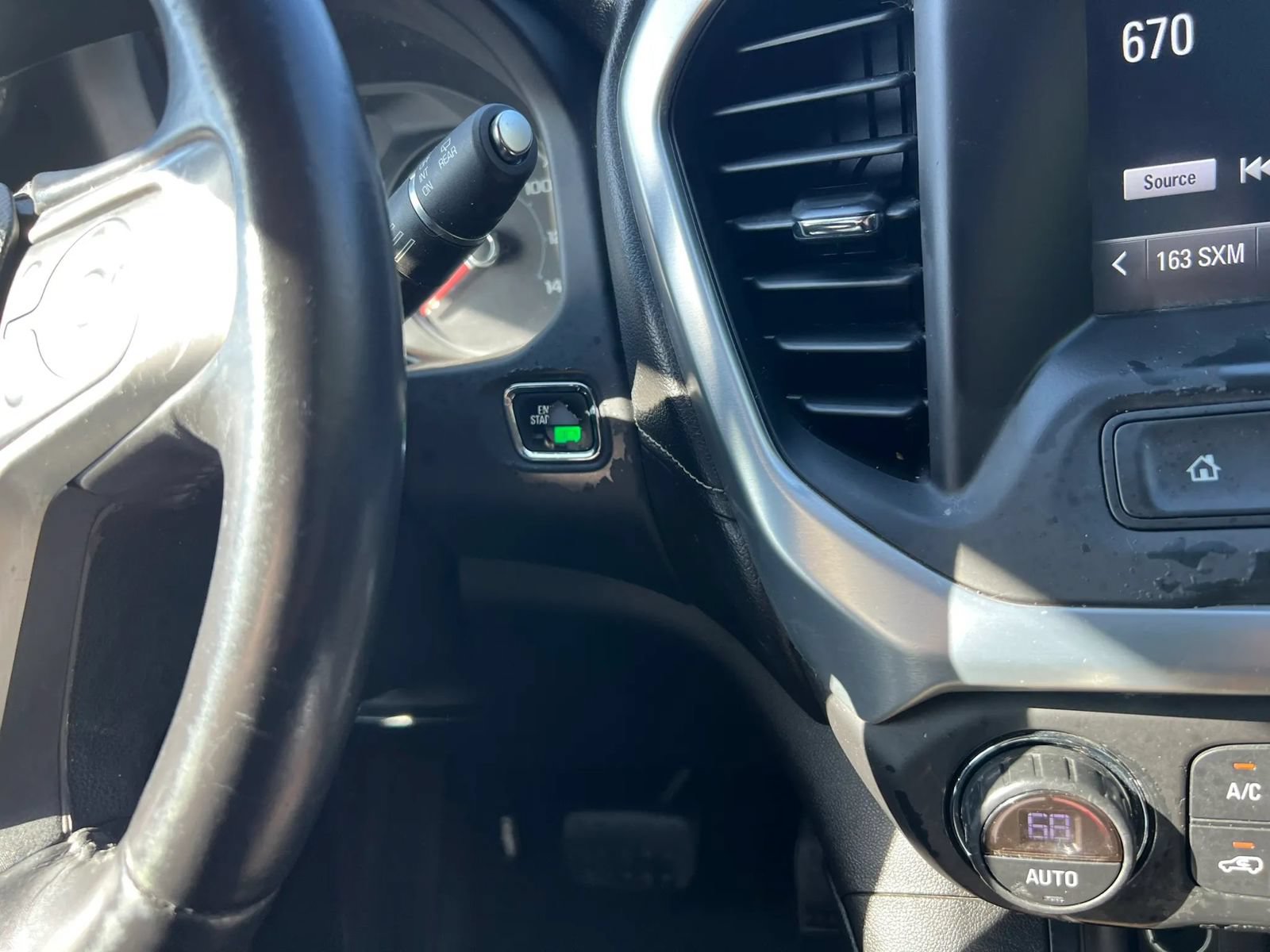 Used 2017 GMC Acadia SLE FWD image 8