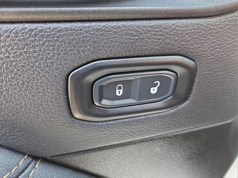 Used 2023 Jeep Gladiator Overland image 14