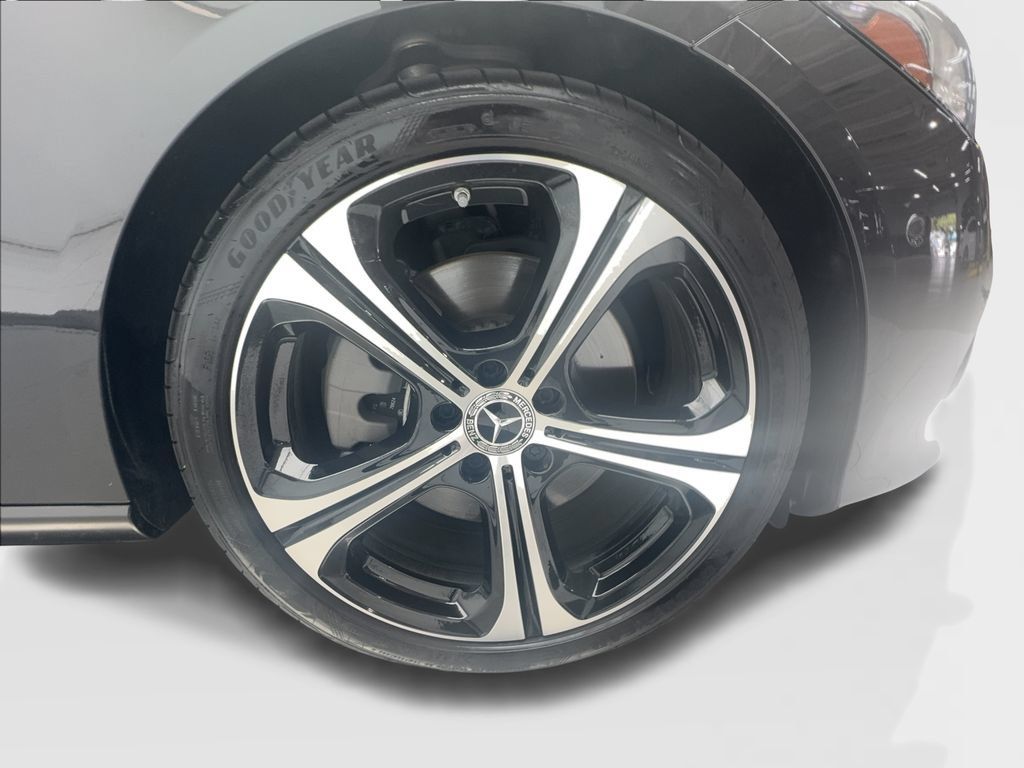 Used 2025 Mercedes-Benz C 300 4MATIC Sedan image 13