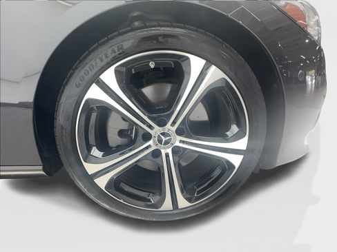 Used 2025 Mercedes-Benz C 300 4MATIC Sedan image 13