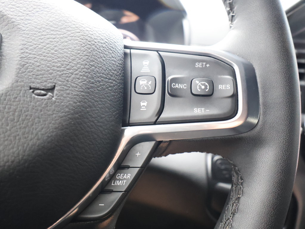 Used 2025 RAM 2500 Laramie AWD/4WD image 18