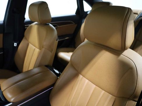 Used 2023 Audi A8 L 3.0T w/ Luxury Package image 18