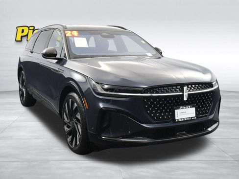 Certified 2024 Lincoln Nautilus Reserve w/ Equipment Group 202A image 6