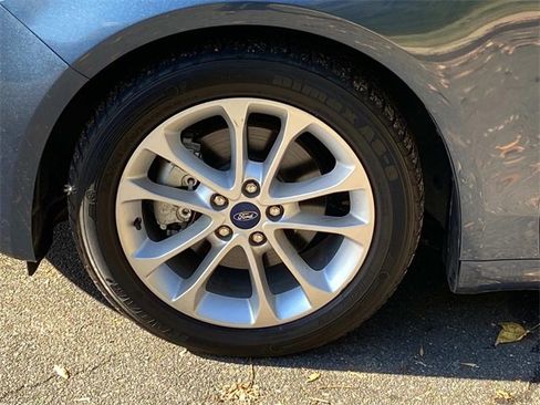 Used 2019 Ford Fusion SE image 6