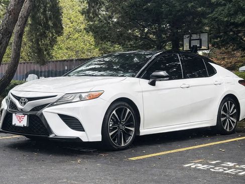 Used 2018 Toyota Camry XSE w/ Audio Package image 2