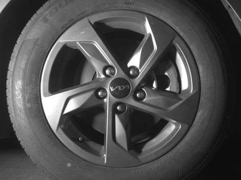 Used 2023 Kia K5 LXS image 13