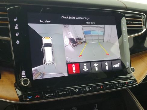 Used 2024 Jeep Grand Wagoneer L Series III image 27