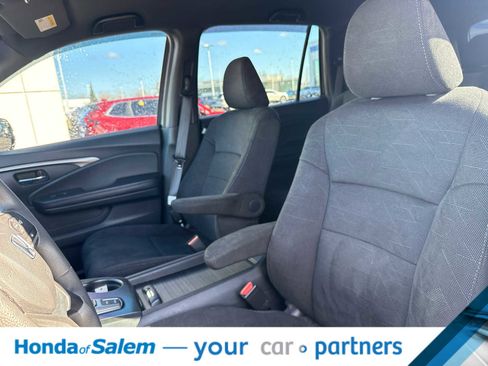 Used 2022 Honda Pilot Sport image 11