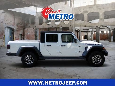 Used 2024 Jeep Gladiator Rubicon w/ Technology Group AWD/4WD image 1