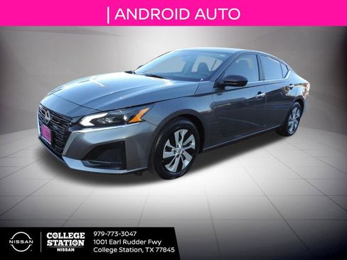 Used 2025 Nissan Altima 2.5 S image 8