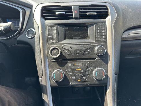 Used 2018 Ford Fusion SE image 36