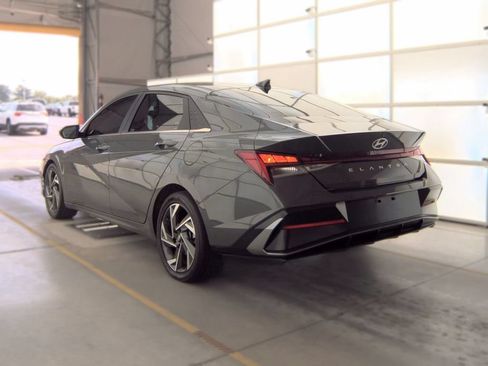 Used 2024 Hyundai Elantra SEL w/ Convenience Package FWD image 5