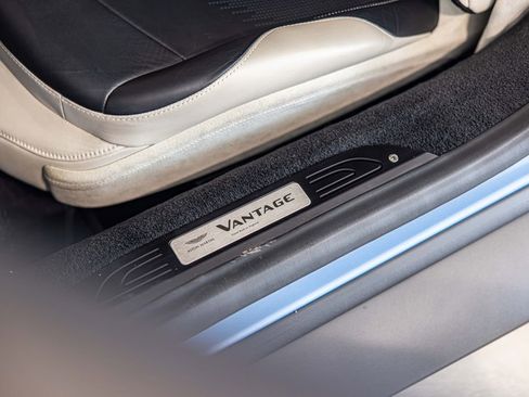Used 2020 Aston Martin V8 Vantage Coupe RWD image 18