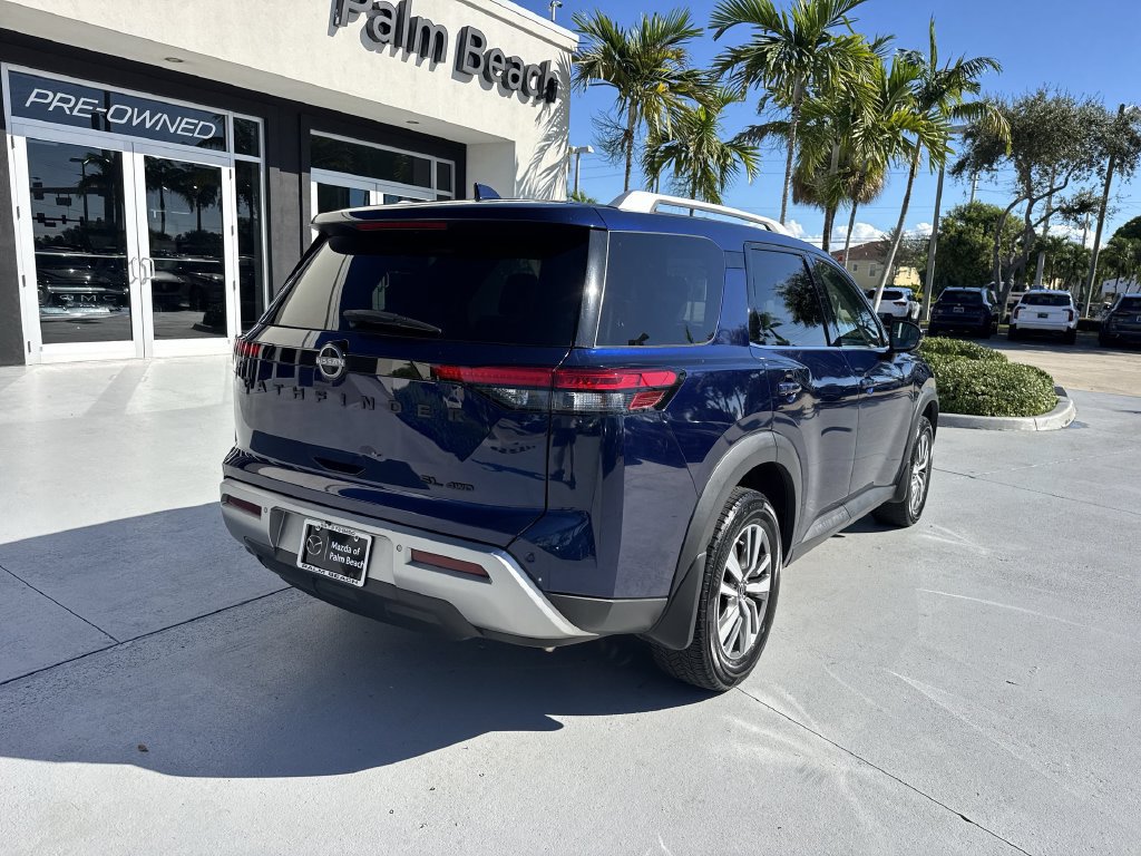 Used 2022 Nissan Pathfinder SL w/ SL Black Package AWD/4WD image 3