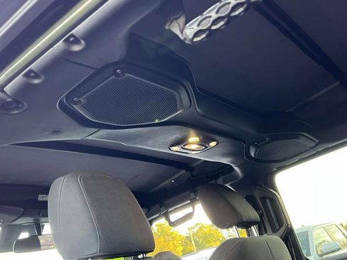 Used 2021 Jeep Wrangler Unlimited Sahara w/ Safety Group image 14