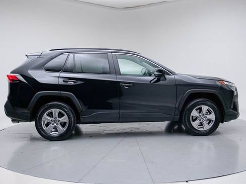 Used 2025 Toyota RAV4 XLE AWD/4WD image 9