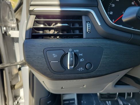 Used 2019 Audi A4 2.0T Premium image 28