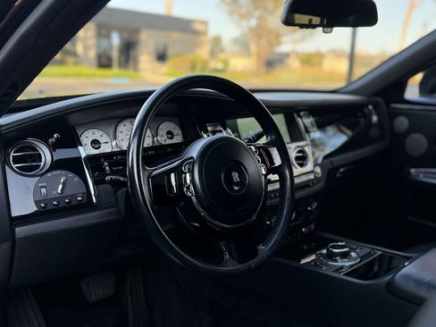 Used 2014 Rolls-Royce Ghost RWD image 24