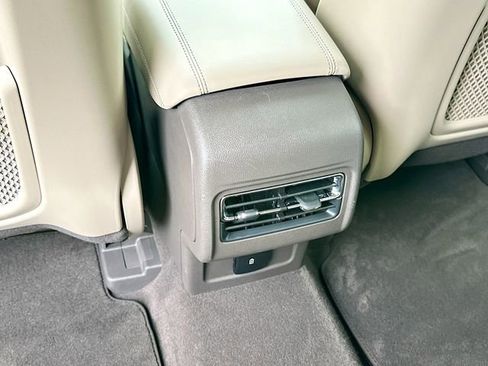 Used 2024 Lincoln Corsair Grand Touring image 26