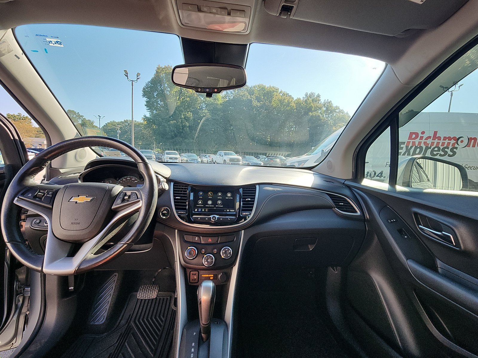 Used 2019 Chevrolet Trax LT w/ LT Convenience Package FWD image 20