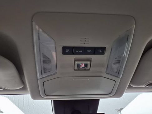 Used 2022 Toyota RAV4 LE FWD image 17