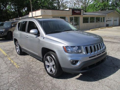Used 2017 Jeep Compass High Altitude FWD image 4