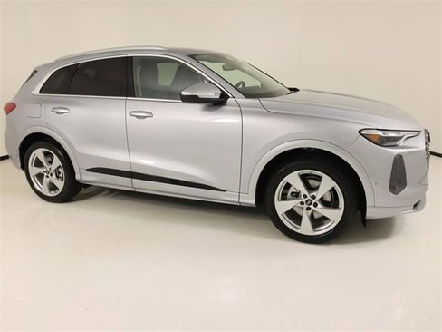 New 2025 Audi Q5 Prestige image 6