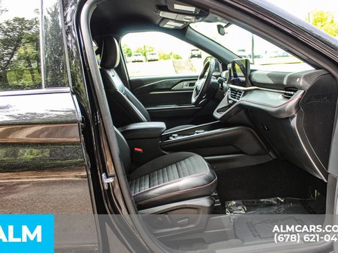 Used 2025 Ford Explorer ST-Line w/ ST-Line Street Pack AWD/4WD image 22