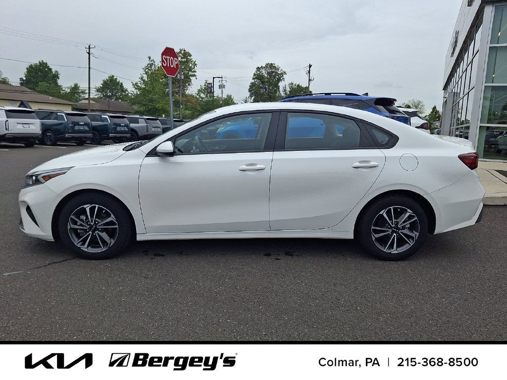 Certified 2023 Kia Forte LXS FWD image 9