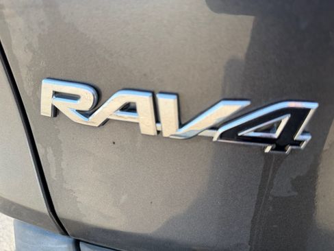 Used 2023 Toyota RAV4 LE AWD/4WD image 27