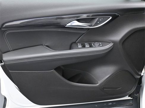 Used 2023 Buick Envision Preferred image 9