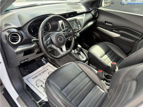Used 2020 Nissan Kicks SR w/ SR Premium Package image 17