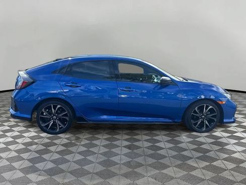 Used 2018 Honda Civic Sport image 4