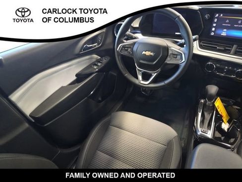 Used 2024 Chevrolet Trax LT w/ LT Convenience Package FWD image 17