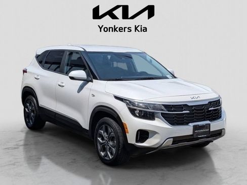 Used 2024 Kia Seltos LX AWD/4WD image 4