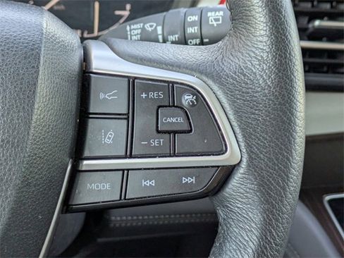 Used 2024 Toyota Sienna XLE image 28