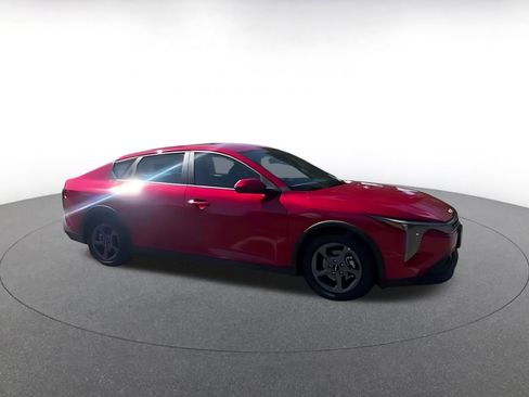 Used 2025 Kia K4 LXS image 16