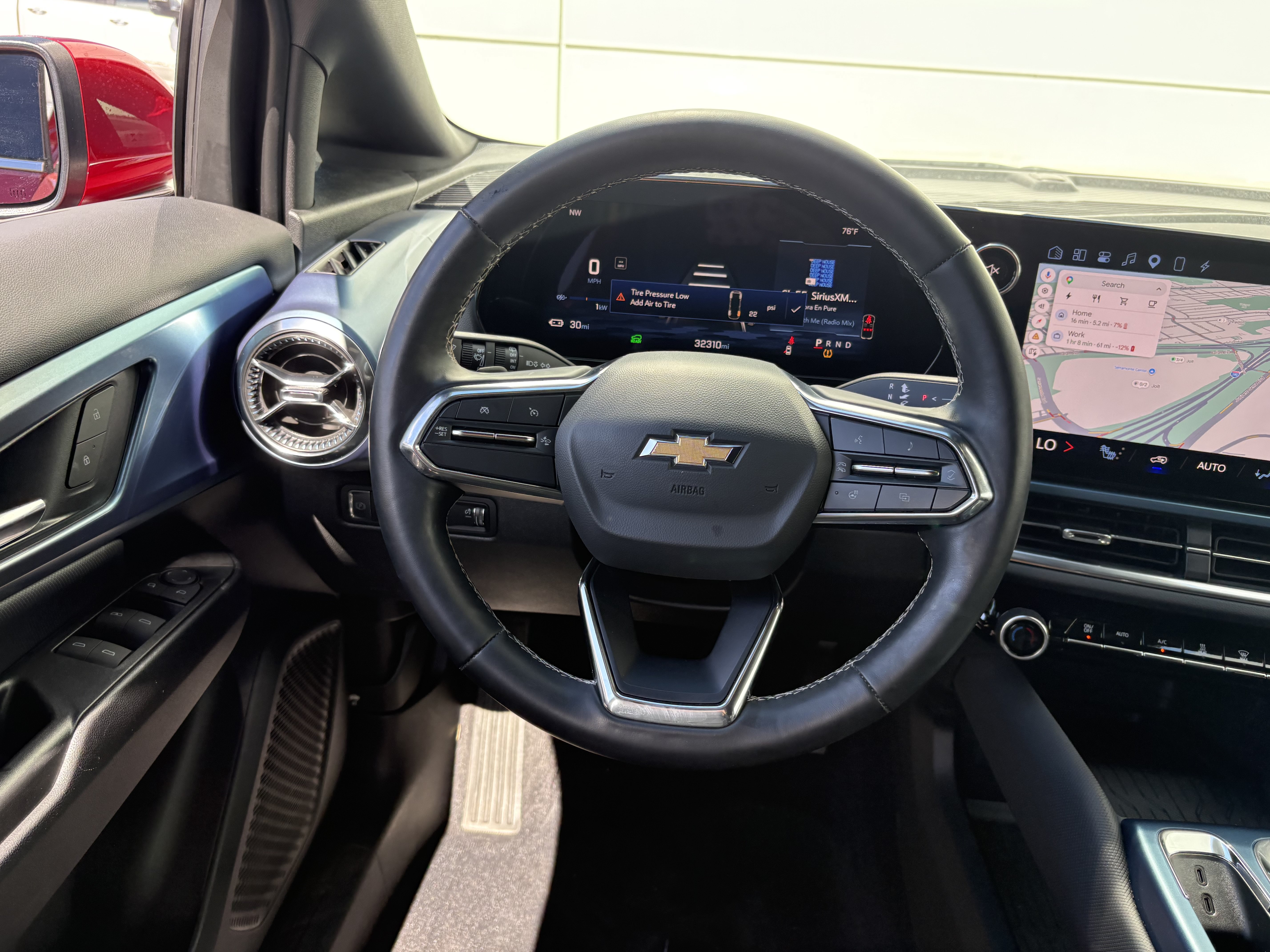 Used 2024 Chevrolet Equinox EV LT AWD/4WD image 15