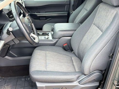 Used 2022 Ford Expedition XLT image 5